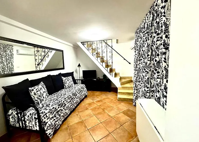 Machiavelli House Apartment *
